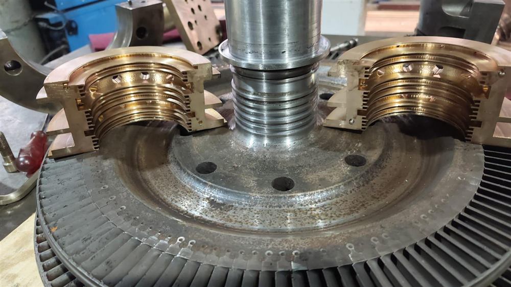 Shinko COPT turbine disc and bronze labyrinth seal segments – Mescomar overhaul